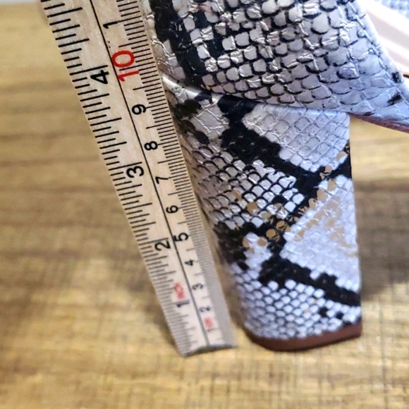 Aldo Nichole Snakeskin Block Cross Strap Heels Pumps Sz 7 - Picture 6 of 9